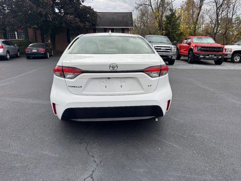 Used 2021 Toyota Corolla LE image 7