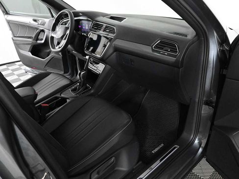Certified 2023 Volkswagen Tiguan SE R-Line FWD image 7