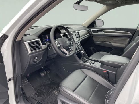 Used 2023 Volkswagen Atlas SE image 12
