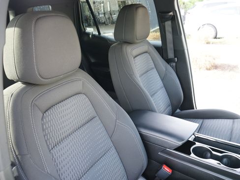 Used 2025 Chevrolet Equinox LT image 22