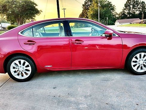 Used 2013 Lexus ES 300h w/ Luxury Pkg FWD image 10