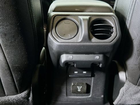 Used 2023 Jeep Wrangler Unlimited Sahara AWD/4WD image 27