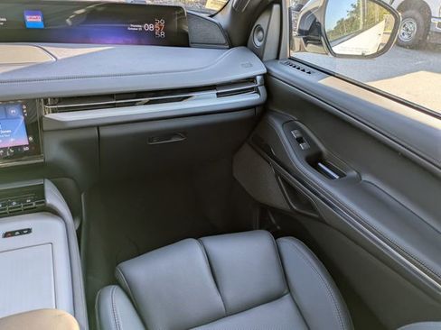 New 2025 Lincoln Navigator L Reserve w/ Jet Appearance Package image 16