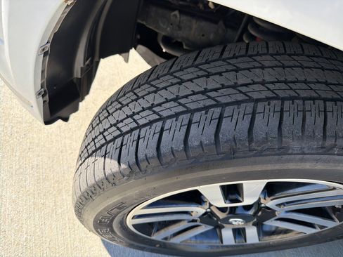 Used 2017 Toyota 4Runner Limited image 12