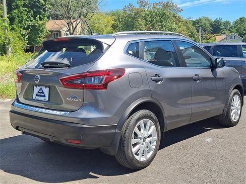 Used 2021 Nissan Rogue Sport SV image 6