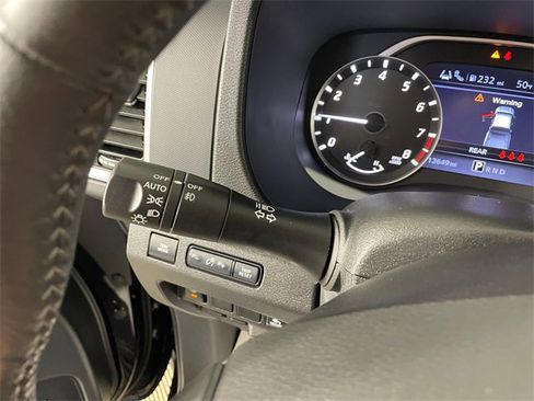 Used 2024 Nissan Frontier SV w/ Technology Package image 12