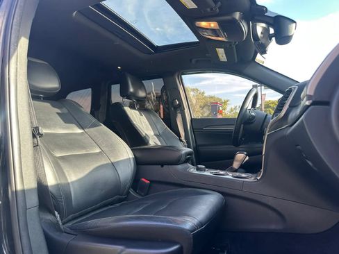 Used 2017 Jeep Grand Cherokee Limited AWD/4WD image 13