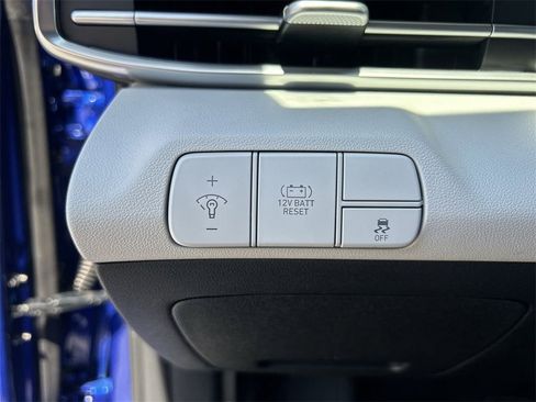 New 2025 Hyundai Elantra Limited image 27