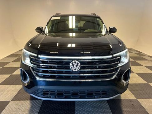 Certified 2024 Volkswagen Atlas SE FWD image 2