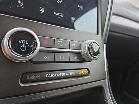 Used 2021 Ford Edge Titanium image 14