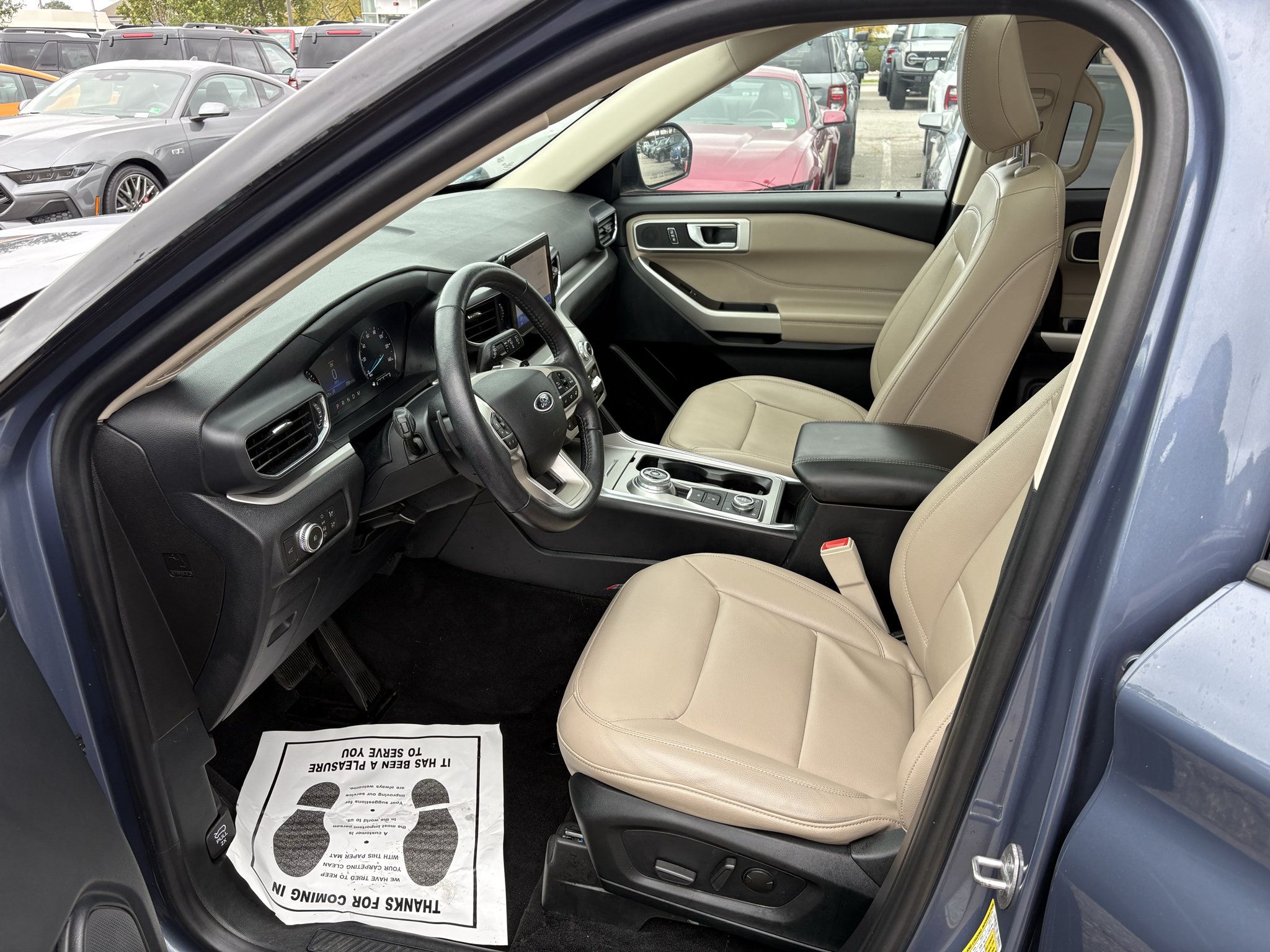 Used 2021 Ford Explorer XLT w/ Equipment Group 202A AWD/4WD image 10