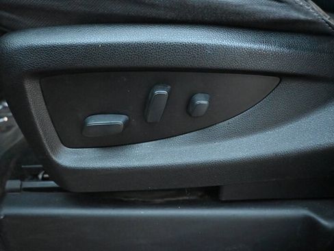 Used 2018 GMC Yukon SLE image 24