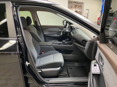 Used 2023 Nissan Rogue SV FWD image 12