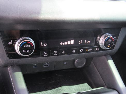 Used 2022 Mitsubishi Outlander SE image 19