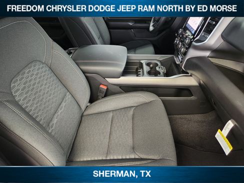 New 2026 RAM 1500 Express AWD/4WD image 9