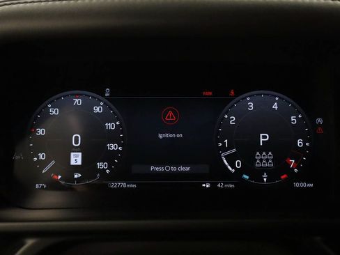 Used 2025 Land Rover Defender 130 X-Dynamic SE AWD/4WD image 7