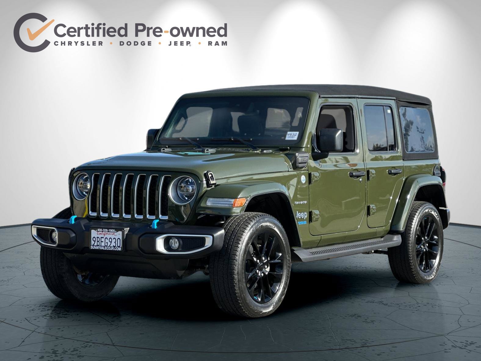 Used 2022 Jeep Wrangler Unlimited Sahara w/ Cold Weather Group AWD/4WD image 8
