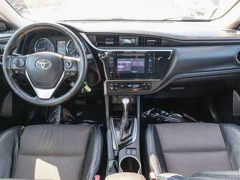 Used 2018 Toyota Corolla SE w/ Carpet Mat Package (TMS) FWD image 13