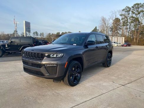 New 2026 Jeep Grand Cherokee L Limited w/ Limited Altitude Package image 9