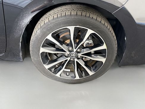 Used 2018 Toyota Corolla SE FWD image 31