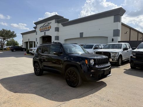 Used 2016 Jeep Renegade Latitude AWD/4WD image 40