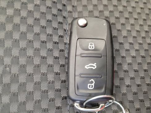 Used 2013 Volkswagen Jetta S image 32