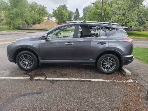 Used 2018 Toyota RAV4 XLE w/ Convenience Package AWD/4WD image 2