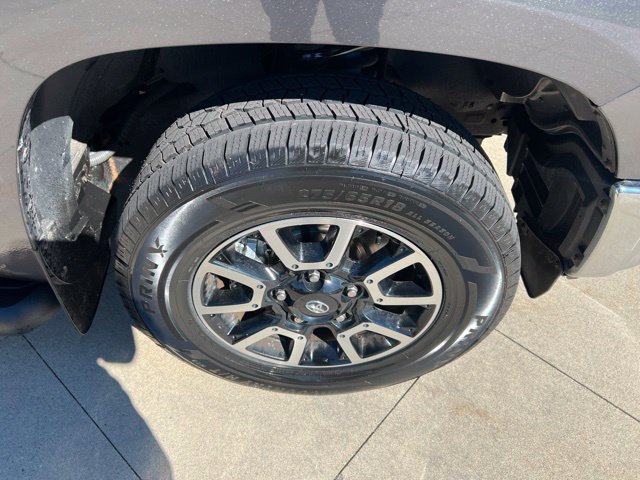 Used 2021 Toyota Tundra Limited w/ Limited Premium Package AWD/4WD image 9