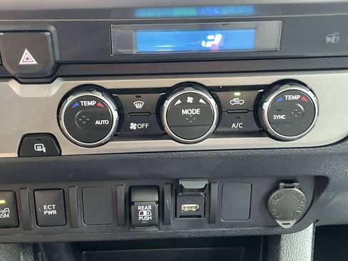 Used 2022 Toyota Tacoma SR5 w/ Technology Package RWD image 32
