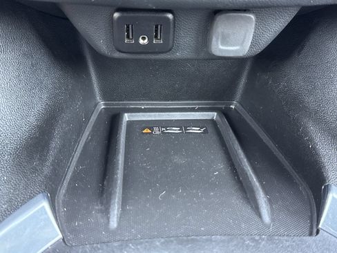 Used 2023 Chevrolet Traverse LT FWD image 29