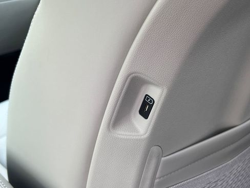 New 2025 Kia Sorento S w/ Panoramic Sunroof Package image 17