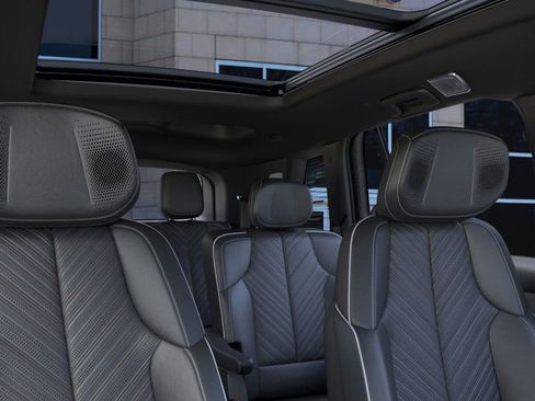 New 2026 Cadillac Vistiq Platinum image 24