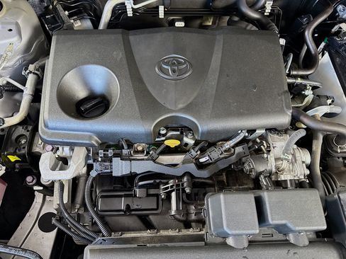 Used 2023 Toyota RAV4 XLE FWD image 39