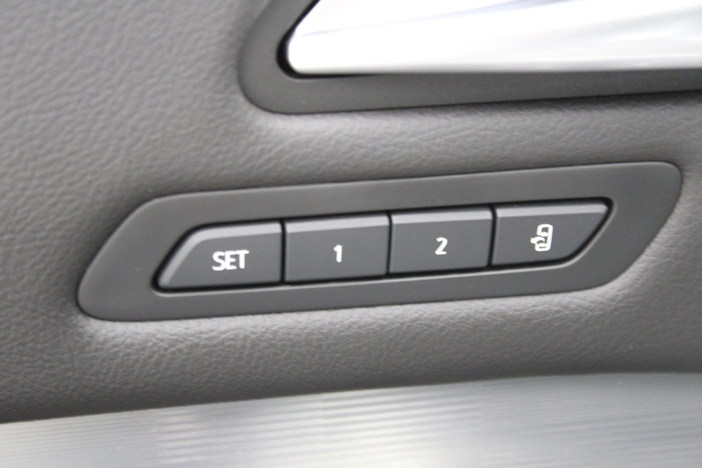 Used 2024 Cadillac XT4 Premium Luxury FWD image 44