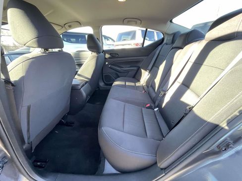 Used 2024 Nissan Altima 2.5 S image 12