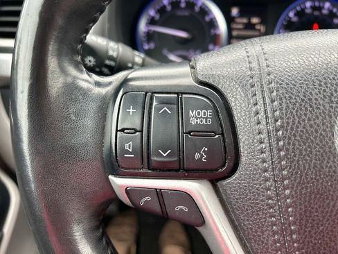 Used 2019 Toyota Highlander Limited Platinum AWD/4WD image 25