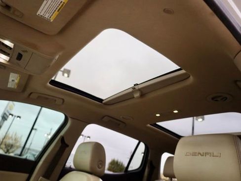 Used 2017 GMC Acadia Denali w/ Technology Package image 7