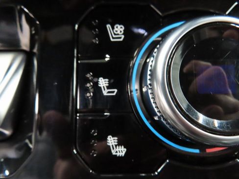 Used 2024 GMC Sierra 1500 AT4 w/ Technology Package image 67