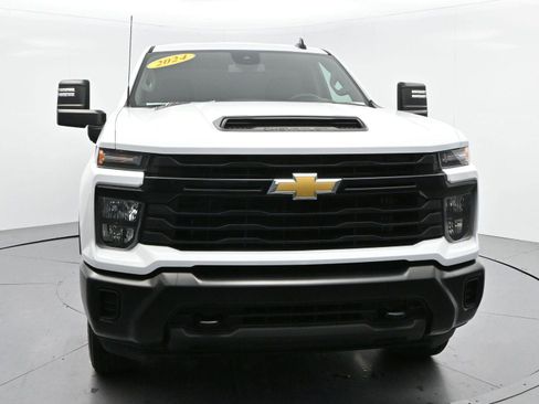Used 2024 Chevrolet Silverado 2500 W/T w/ WT Convenience Package image 2