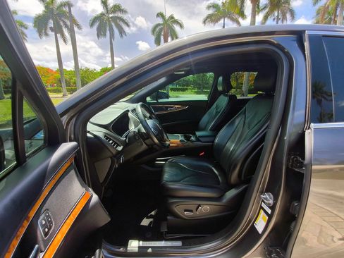 Used 2018 Lincoln MKX Reserve FWD image 22