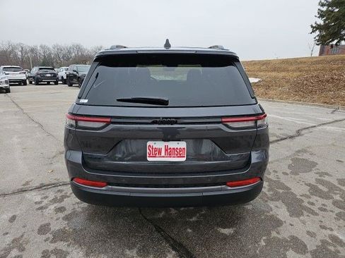 New 2026 Jeep Grand Cherokee Limited w/ Limited Altitude Package AWD/4WD image 5