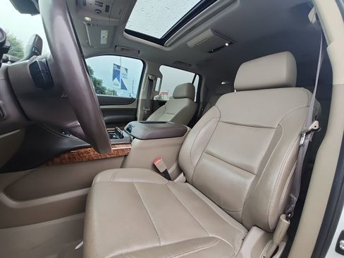 Used 2018 Chevrolet Tahoe Premier AWD/4WD image 11