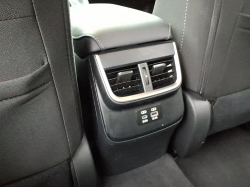 Used 2024 Subaru Outback Premium AWD/4WD image 11