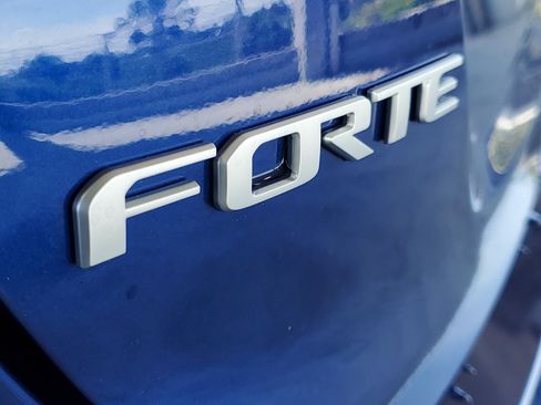 Used 2023 Kia Forte LXS FWD image 5