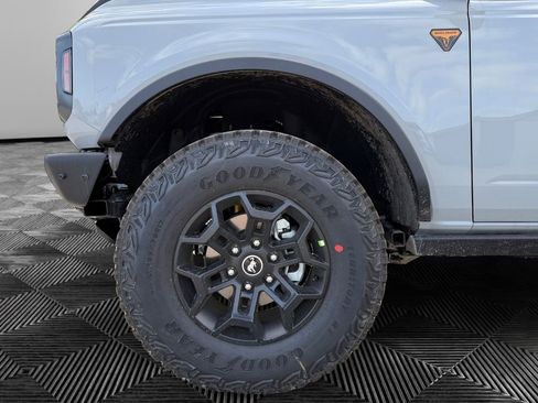 New 2026 Ford Bronco Badlands AWD/4WD image 14