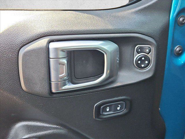 Used 2024 Jeep Wrangler Rubicon w/ Convenience Group AWD/4WD image 23