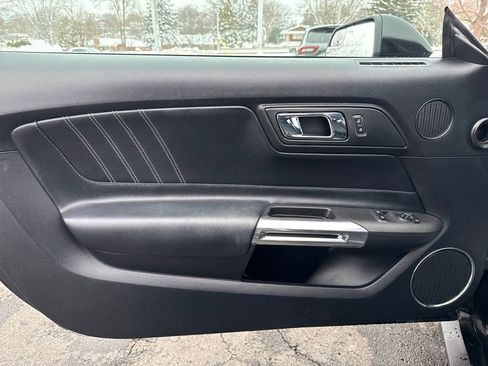 Used 2015 Ford Mustang Premium image 13