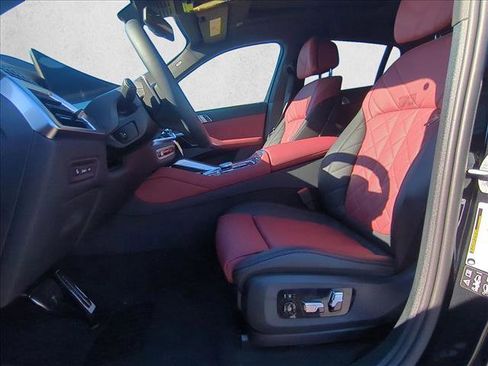 New 2026 BMW X6 xDrive40i w/ Climate Comfort Package image 4