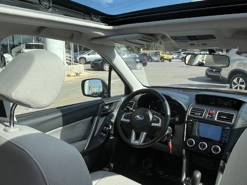 Used 2017 Subaru Forester 2.5i Premium image 21