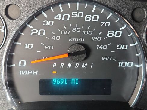 Used 2025 Chevrolet Express 2500 w/ Driver Convenience Package RWD image 30